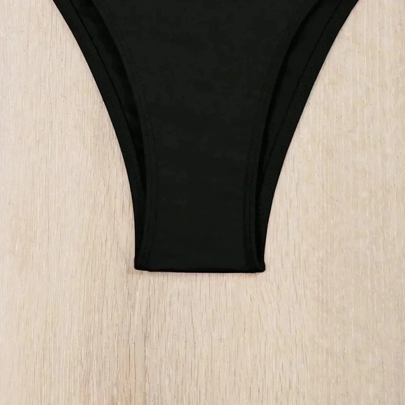 Black Women's Beach Pleated Bikini Set - Picture 7 of 8